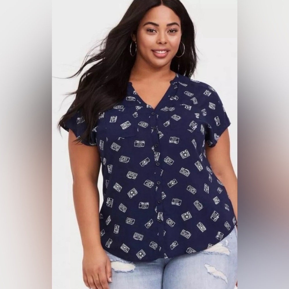 Torrid Navy Camera Print Challis Dolman Sleeve Blouse Women’s Plus 3X